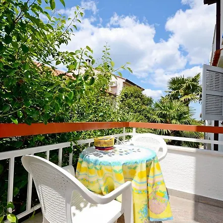 Dea Apartment *
