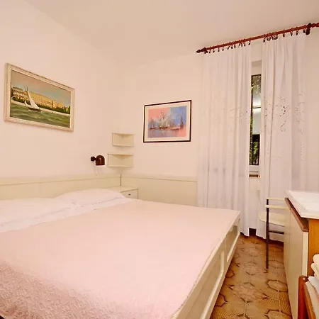 Dea * Porec